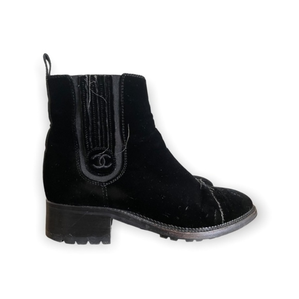 Chanel Boots Black Velvet Interlocking CC Size 38.5